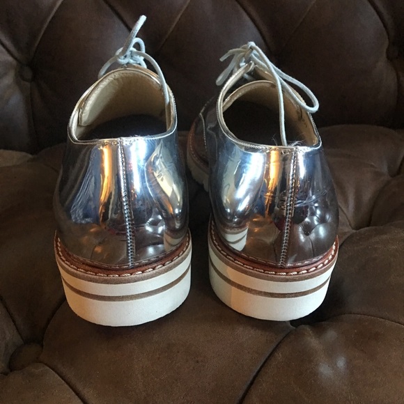 STUART WEITZMAN GLASS METRO METALLIC SILVER MIRROR BROGUES OXFORDS $645 - Picture 5 of 11